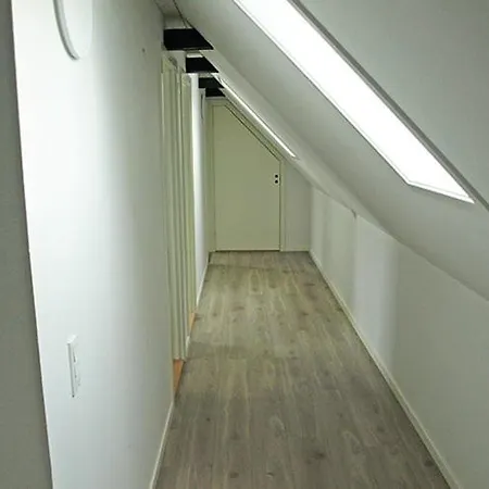 Two-storey Near The Water Holiday home
